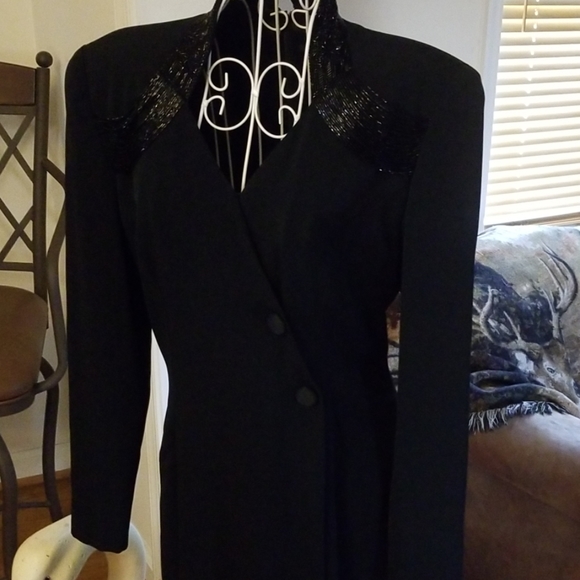 Amazing black dress - Picture 3 of 8